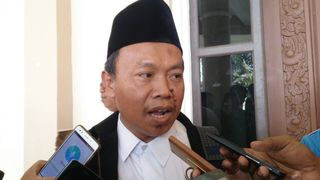Ketua Pengurus Besar Muhamadiyah Jember, Khusno, saat ditemui radiobintangtenggara.com. (Foto. Supianik)