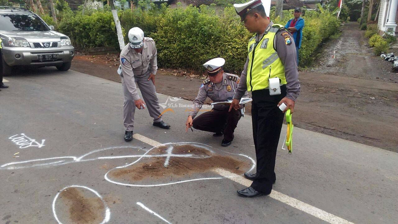 Proses olah tempat kejadian perkara kecelakaan yang menewaskan ahri Widodo (31) warga Dusun Tegal Wagah RT 03 / RW 02 Desa Siliragung Kecamatan Siliragung.