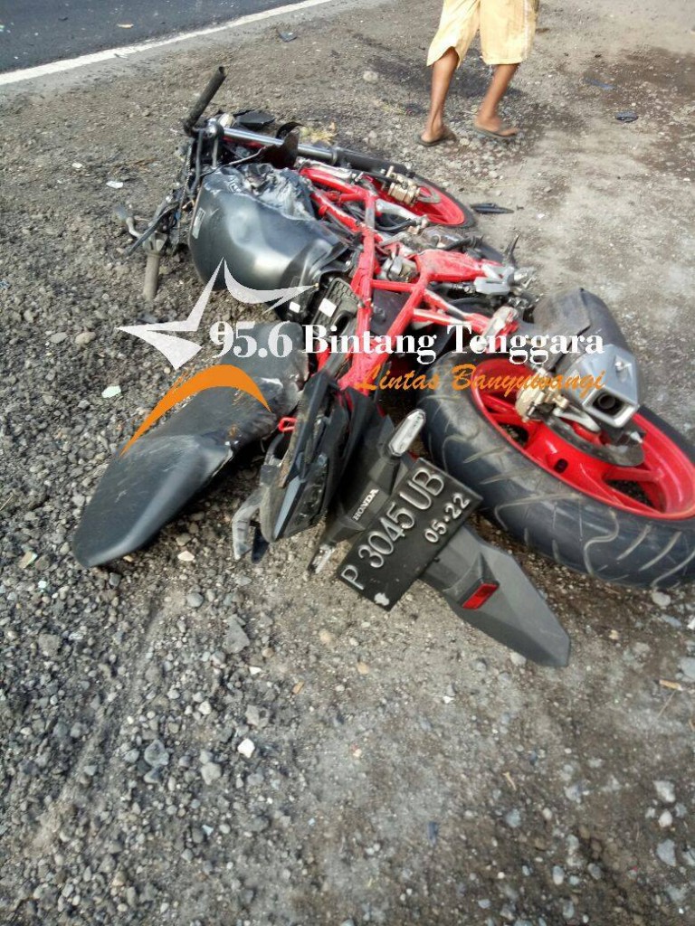 Kondisi Sepeda motor Honda All New CBR nopol P 3045 UB milik Lutfi Ali Marzuki (23) warga Kecamatan Kalipuro, Banyuwangi yang mengalami insiden kecelakaan di jalur Kapongan Situbondo. Kamis, (17/08) (Foto. Edi)